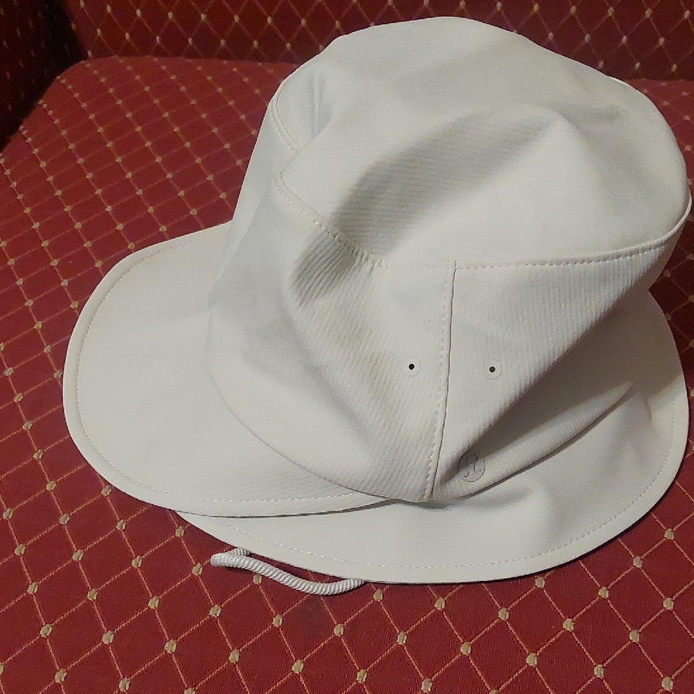 Lululemon Athletica Classic White Hat